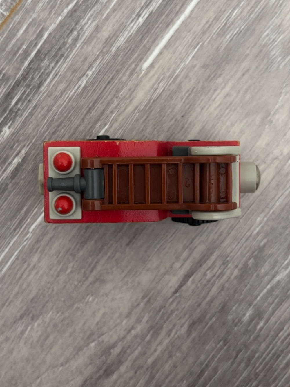 Wooden Sodor Fire Truck Hook & Ladder - Thomas & Friends - Picture 5 of 8